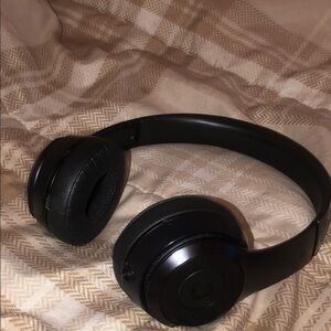 Black Wireless Headphones